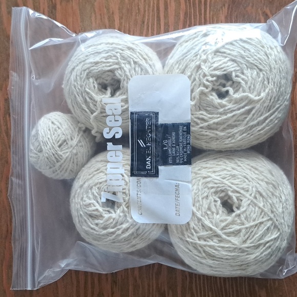 Lambs Wool Yarn, Natural - Picture 5 of 5